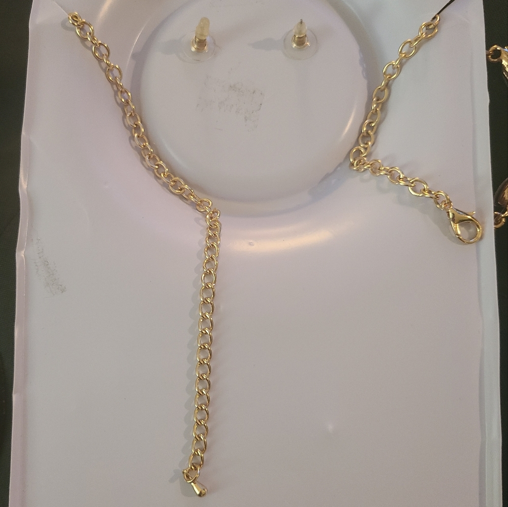 Necklace/earrings set - Picture 3 of 5
